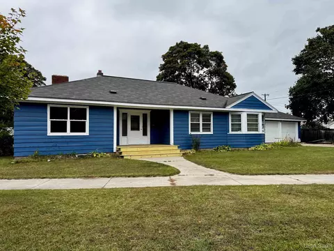 1810 N 11th, Escanaba, MI 49829