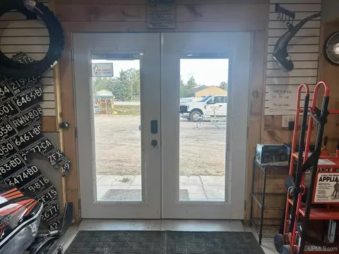Entry Way - e9619 Michigan 28, Wetmore, MI 49895 photo 3 of 3
