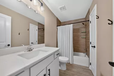 Bath - 52409 Monaco, Macomb, MI 48042 photo 4 of 4