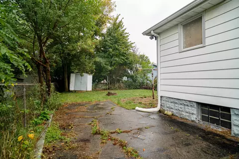 Exterior - 809 Campbell, Flint, MI 48507 photo 4 of 5