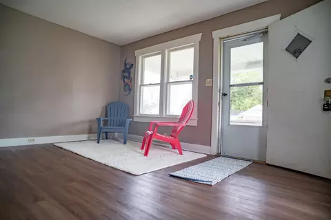 Living - 809 Campbell, Flint, MI 48507 photo 2 of 2