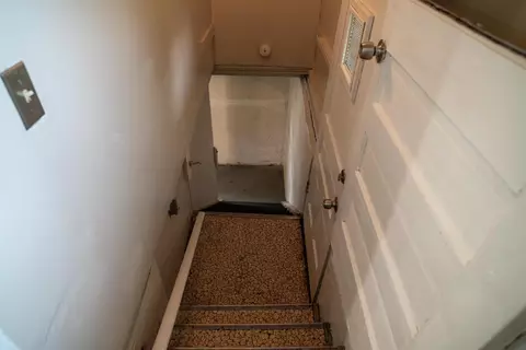 Entry Way - 809 Campbell, Flint, MI 48507 photo 2 of 2