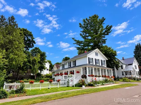 105 W Houghton, Houghton, MI 49931