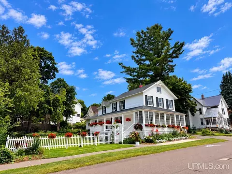105 W Houghton, Houghton, MI 49931