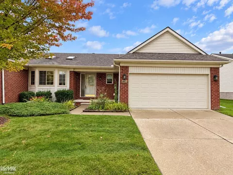 17198 Westgrove, Macomb, MI 48042