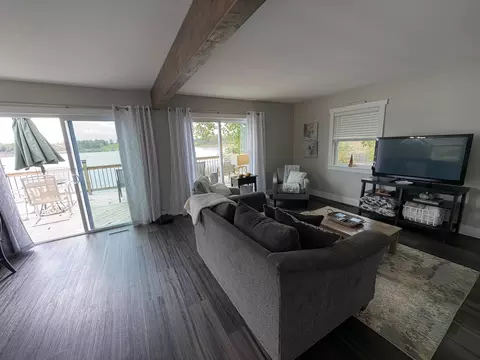 Living - 3943 Wice, Gladwin, MI 48624 photo 3 of 5
