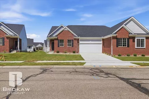 1435 Luxington, Lapeer, MI 48446