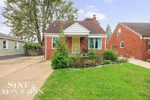 22522 Harper Lake Ave, Saint Clair Shores, MI 48080