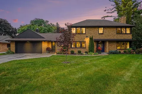1225 W Saint Andrews, Midland, MI 48640