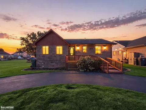39316 E Archer, Harrison Township, MI 48045