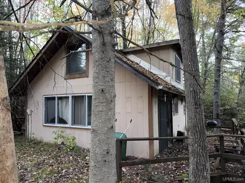 w4899 Hideaway Drive, Pembine, WI 54156