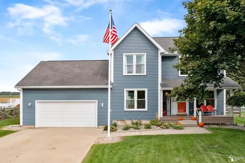 416 North, Blissfield, MI 49228