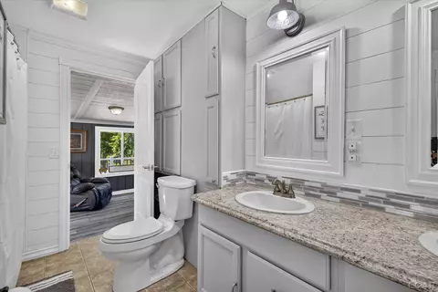 Bath - 12931 Beecher, Hudson, MI 49247 photo 2 of 5
