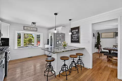 Kitchen - 12931 Beecher, Hudson, MI 49247 photo 4 of 8