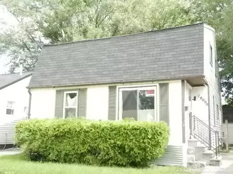 28098 Maple, Roseville, MI 48066