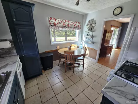 Kitchen - 17811 Lee, L'anse, MI 49946 photo 5 of 6
