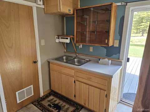 Kitchen - 17811 Lee, L'anse, MI 49946 photo 6 of 6