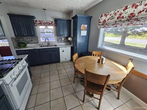Kitchen - 17811 Lee, L'anse, MI 49946 photo 2 of 6