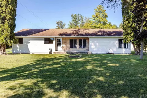 215 E Saginaw, Sanford, MI 48657