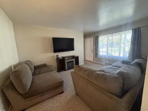 Living - 949 Hubbard, Flint, MI 48503 photo 2 of 2