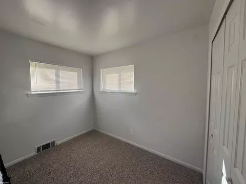Bedroom - 949 Hubbard, Flint, MI 48503 photo 4 of 4