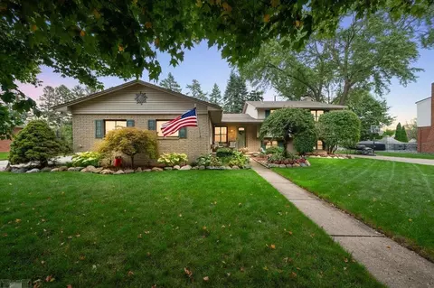35772 Hilton, Clinton Township, MI 48035