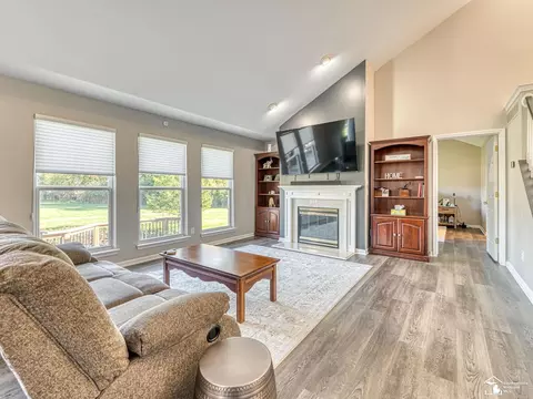 Living - 25028 Maxwell, Flat Rock, MI 48134 photo 2 of 3