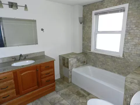 Bath - 619 W 5th, Monroe, MI 48161 photo 2 of 4