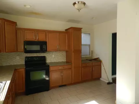Kitchen - 619 W 5th, Monroe, MI 48161 photo 2 of 3