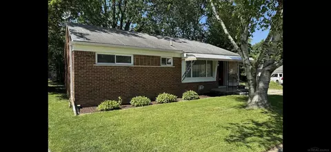10 Shiawassee, Mount Clemens, MI 48043