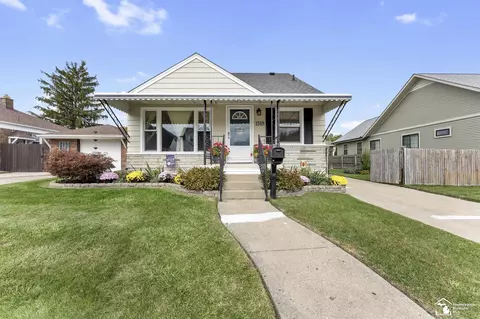 1518 Sycamore, Wyandotte, MI 48192