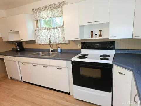 Kitchen - 408 E, Iron Mountain, MI 49801 photo 5 of 6
