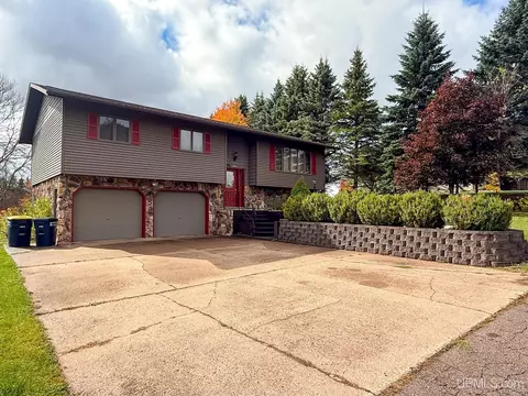 1005 Cinnabar, Bessemer, MI 49911