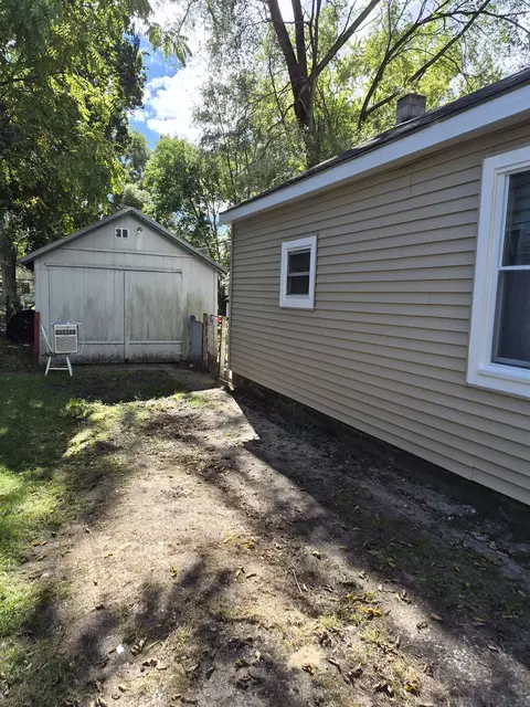 Exterior - 236 E Beech, Gladwin, MI 48624 photo 2 of 3