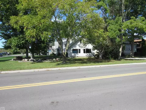 Exterior - 9910 N N Riv, Algonac, MI 48001 photo 9 of 12
