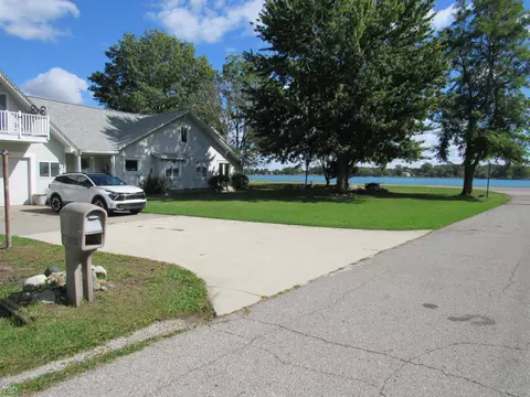 Exterior - 9910 N N Riv, Algonac, MI 48001 photo 11 of 12