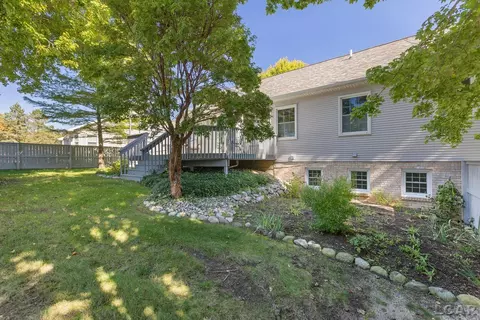 Exterior - 725 Clark St, Tecumseh, MI 49286 photo 2 of 7