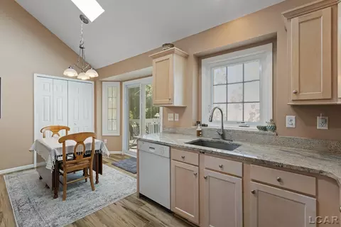 Kitchen - 725 Clark St, Tecumseh, MI 49286 photo 6 of 6