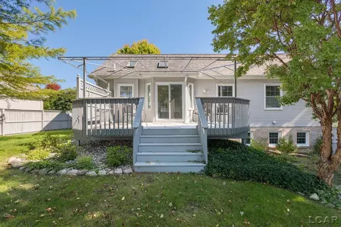 Exterior - 725 Clark St, Tecumseh, MI 49286 photo 4 of 7