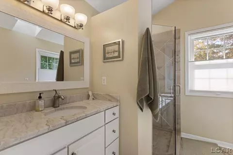 Bath - 725 Clark St, Tecumseh, MI 49286 photo 1 of 4