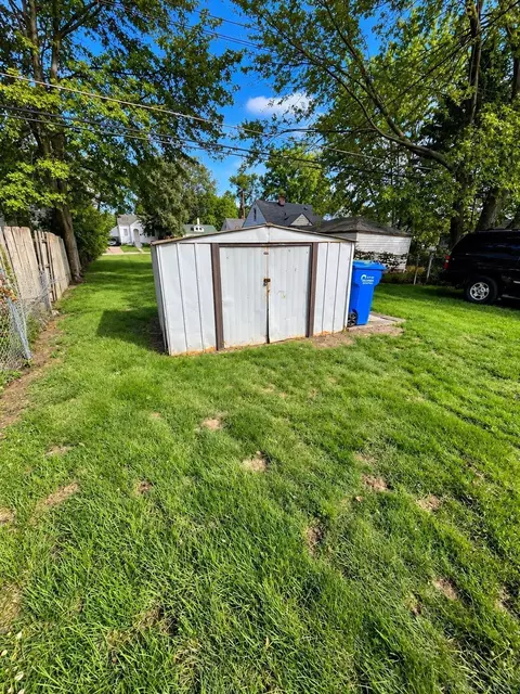 8661 Packard, Warren, MI 48089 photo 8