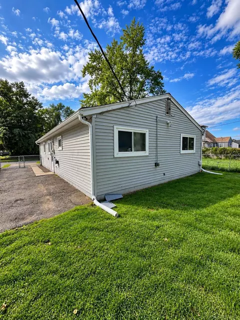 8661 Packard, Warren, MI 48089 photo 7