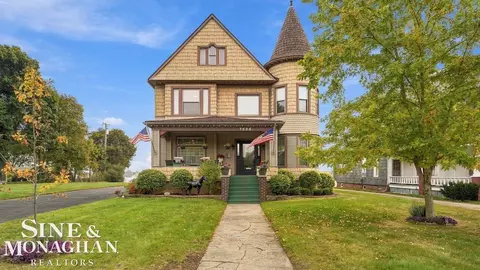 1906 Military, Port Huron, MI 48060