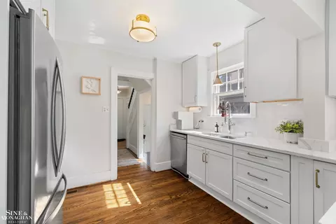 Kitchen - 223 Mckinley, Grosse Pointe Farms, MI 48236 photo 4 of 6