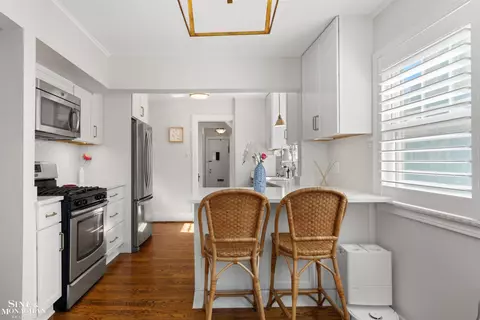 Kitchen - 223 Mckinley, Grosse Pointe Farms, MI 48236 photo 5 of 6