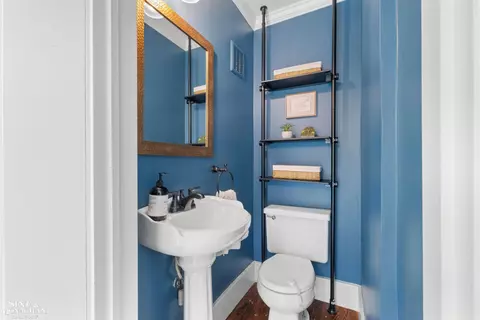 Bath - 223 Mckinley, Grosse Pointe Farms, MI 48236 photo 1 of 3