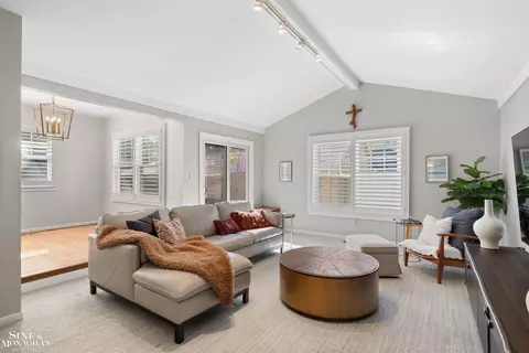 Living - 223 Mckinley, Grosse Pointe Farms, MI 48236 photo 5 of 7