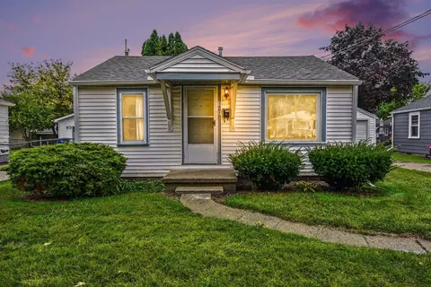 1607 S Farragut, Bay City, MI 48708