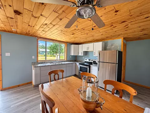 Kitchen - 528 Hilo, Gladwin, MI 48624 photo 1 of 3