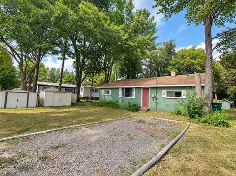 Exterior - 528 Hilo, Gladwin, MI 48624 photo 4 of 9